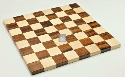 40,6 x 40,6 cm chessboard in Walnut and Maple, without edge