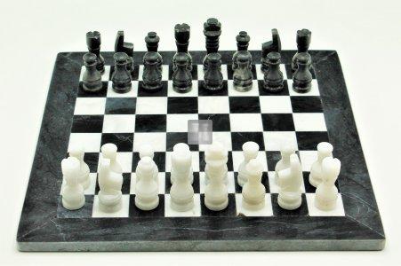 Black and White marble chess set - 30.5 x 30.5 cm - Black side