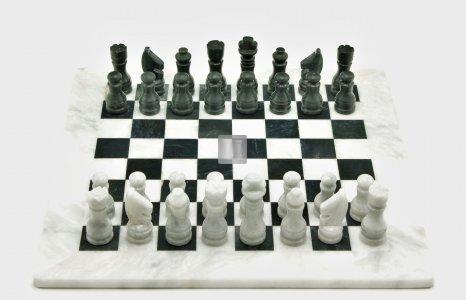 Black and White marble chess set - 30.5 x 30.5 cm - White side