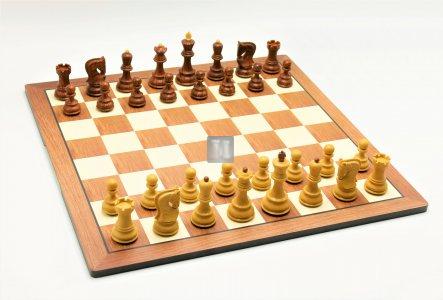 Chess Set: Enok