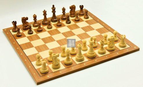 Chess Set: Rogauld