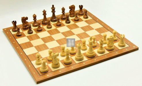 Chess Set: Rogauld