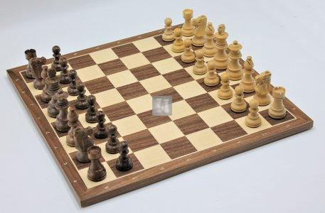 Chess Set: Tobral