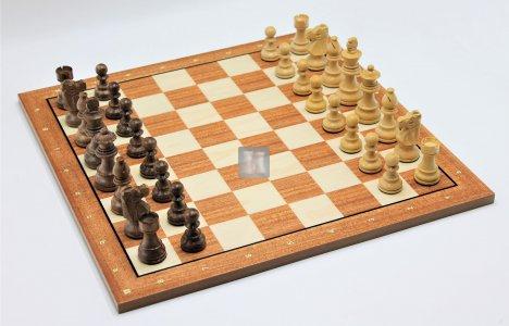 Chess Set: Tobruk