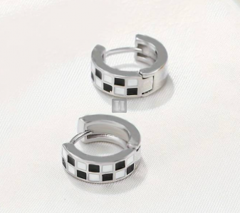 Circle chess earrings