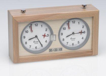 Gardé, wooden case