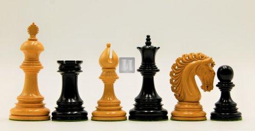 'Torpedo' Staunton boxwood-ebony chessmen - King height: 110 mm