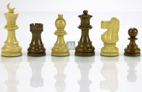 'Crescent Moon' Staunton Chess set - King height: 90mm