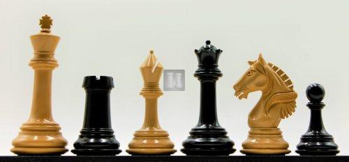 'Parthenon' boxwood-ebony chessmen - King height: 115 mm