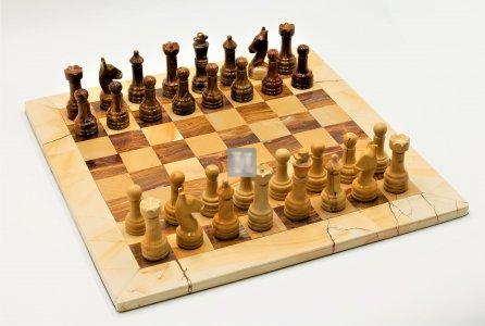 Marble Burma Teak & Red Onyx chess set