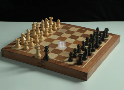 Scacchiera in legno, pieghevole, magnetica, con set Ufficiale FIDE
