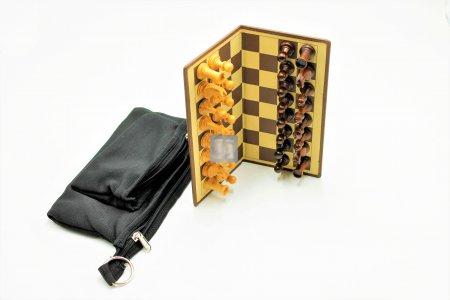 Scacchiera magnetica da viaggio in ecopelle con scacchi in legno