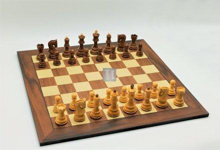 Chess Set: Yonne