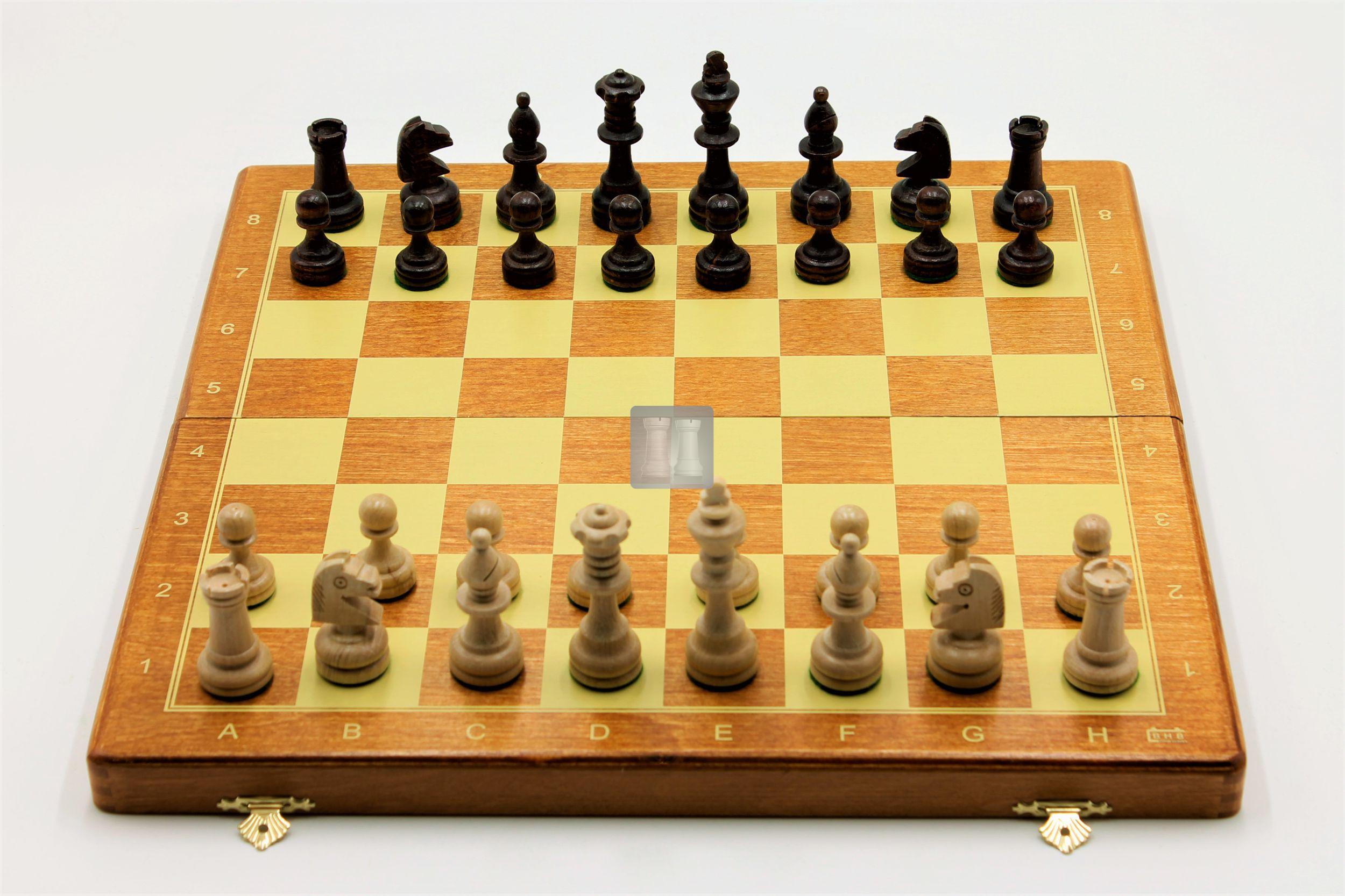 Pezzi Degli Scacchi In Polimero Ponderato – Altezza Re 4.25″ – Con 2 Regine Extra