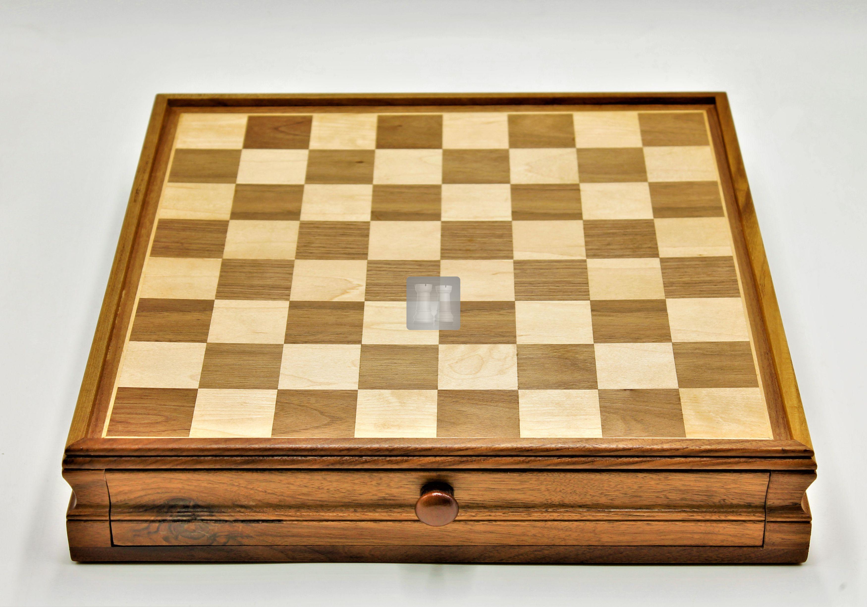 Tagliere in legno a scacchi con cassetto e barra magnetica o