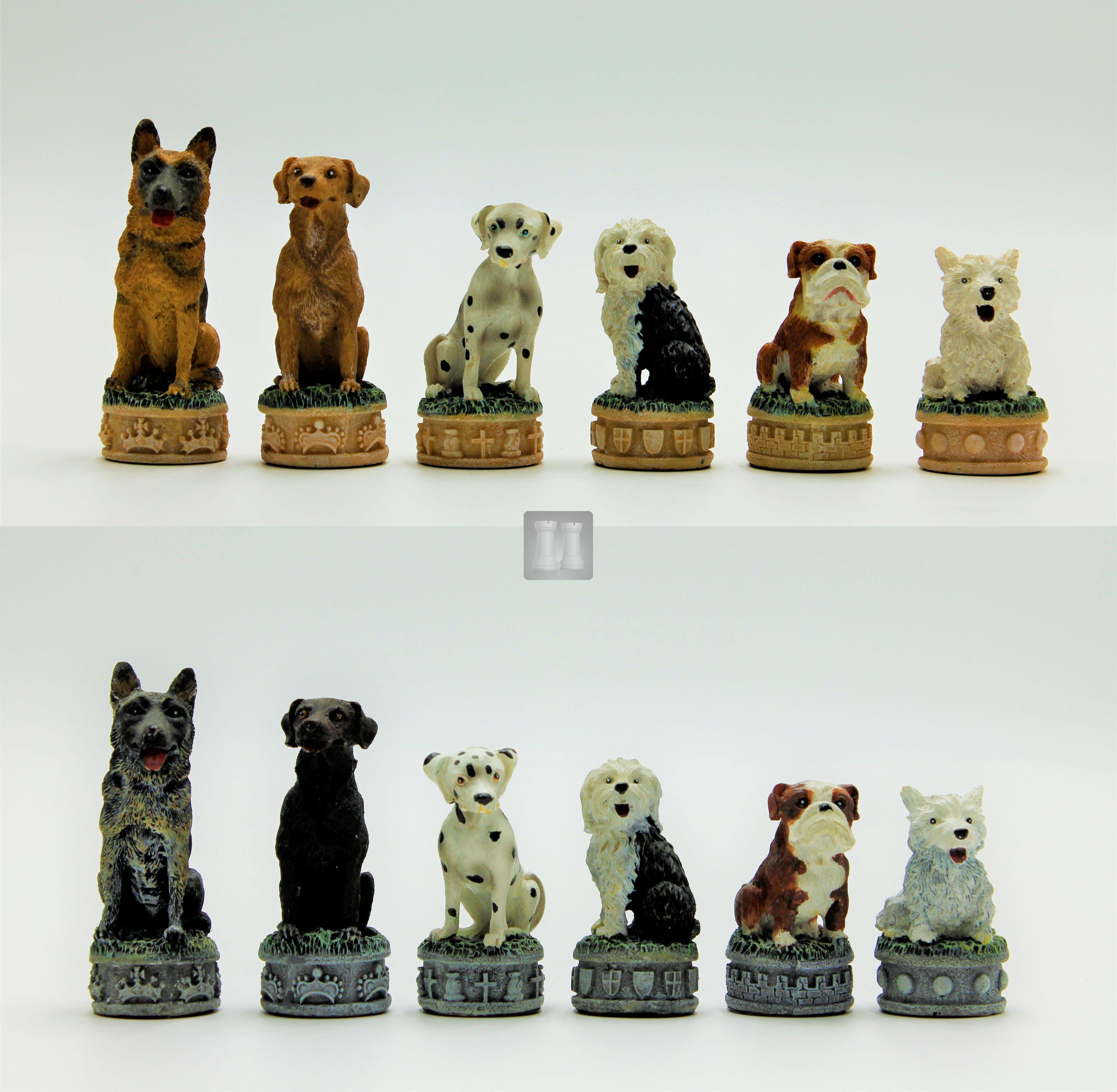 Set Scacchi Originale Gatti Contro Cani &ndash; Scacchiera In Legno Ciliegia Con Cassetto, Pezzi Dipinti A Mano